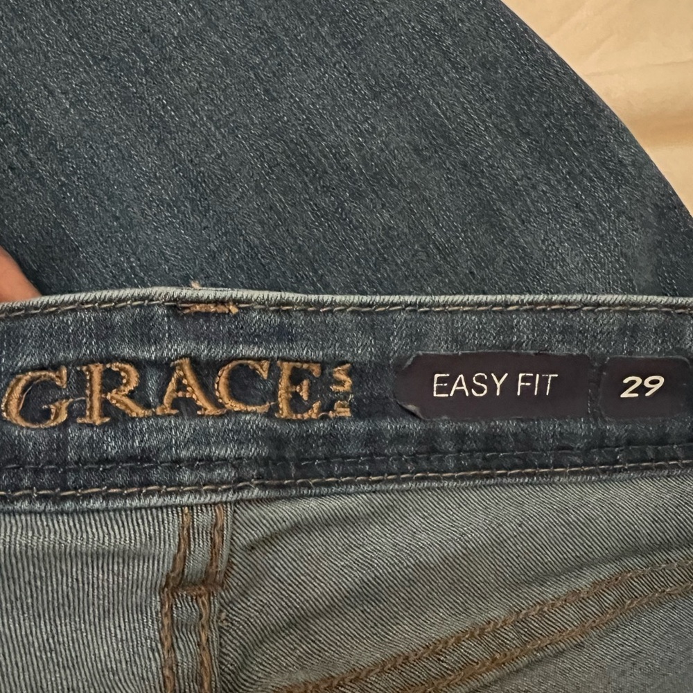 Grace Easy Fit Distressed Crop Jeans Size 29 Raw Hem Stretch Denim - Picture 3 of 5